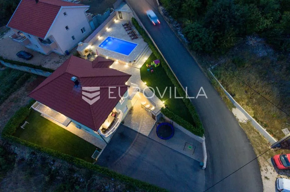 imotski, zmijavci, prekrasna vila s bazenom - slika 5