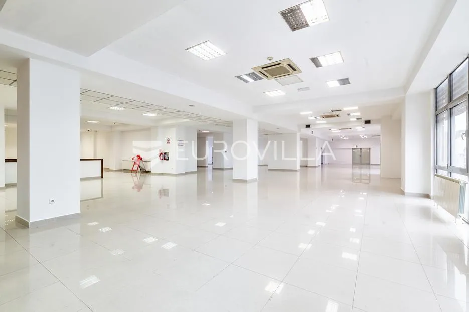 Zagreb, Dubrava, poslovni prostor 800 m² na 1. katu poslovne zgrade - Donja Dubrava