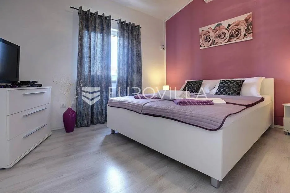 moderna villa s bazenom i teretanom na prestižnoj lokaciji u medulinu - slika 23