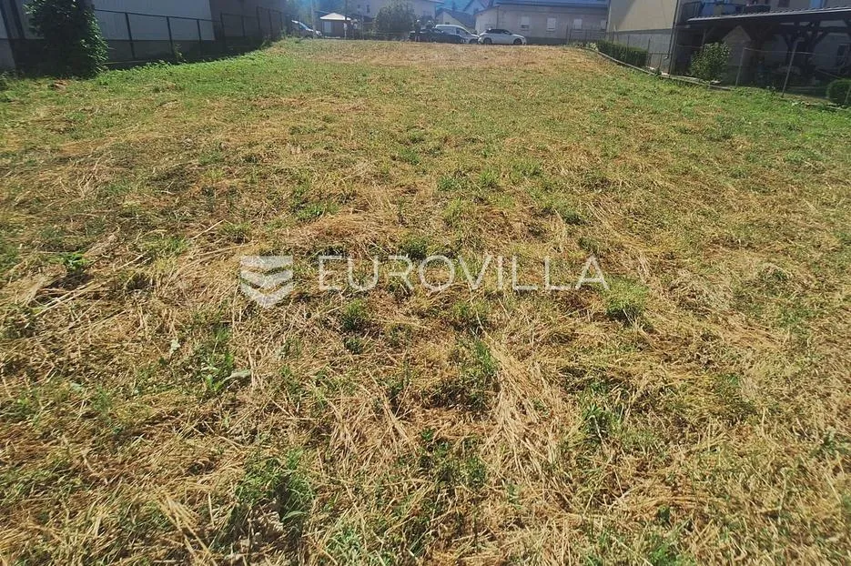 ogulin, građevinsko zemljište 720 m² u samom centru - slika 2