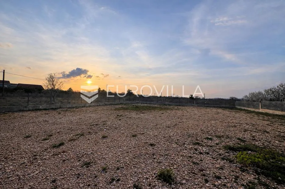 zadar, paljuv, ograđeno građevinsko zemljište 980 m² - slika 4