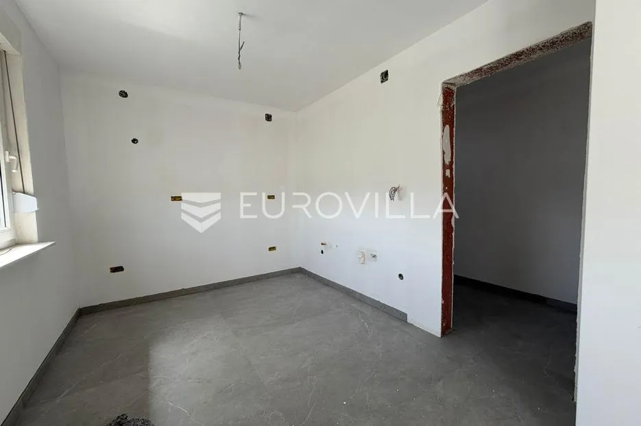 đakovo, dračice, moderan četverosoban stan na 1. katu urbane vile - slika 2
