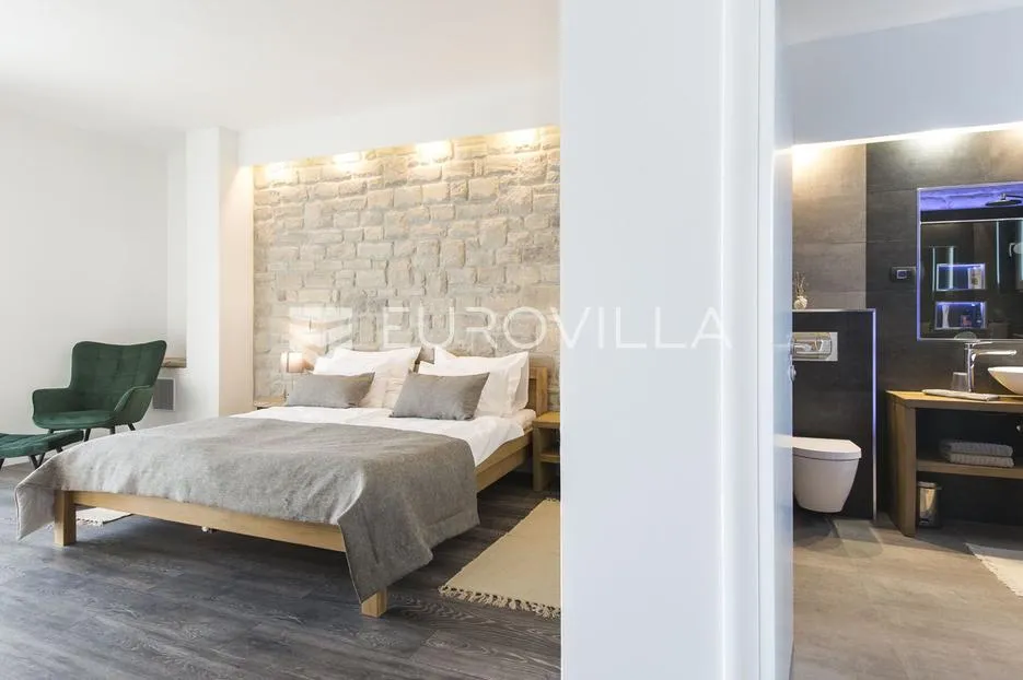 istra, labin, prekrasna vila s pogledom na more prepuna sadržaja - slika 13
