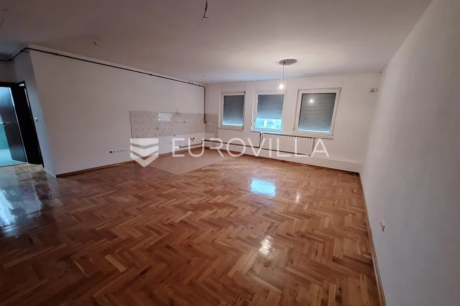 karlovac, stambeno poslovna zgrada 1000 m², višenamjenska mogućnost - slika 15