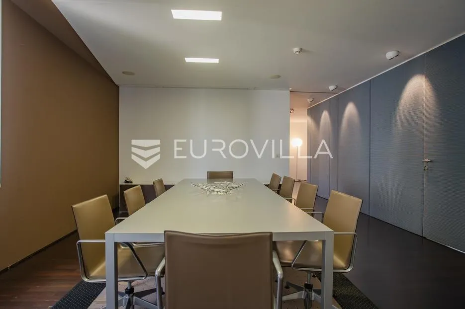istra, rovinj, prostran poslovni 171 m2 prostor u centru grada - slika 12