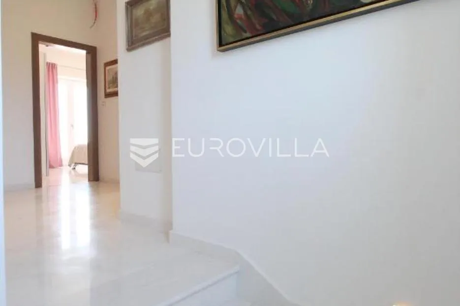 istra, kanfanar, prekrasna kuća 450 m² na velikom imanju od 1900 m² - slika 21