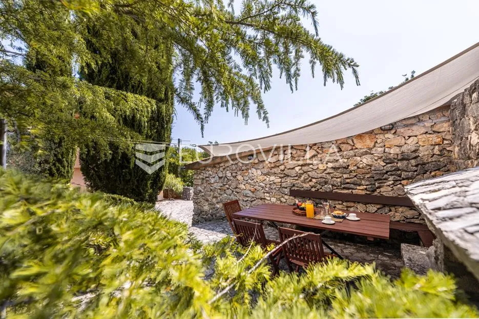 otok krk, gostinjac, šarmantna kuća nkp 180 m2 - slika 3