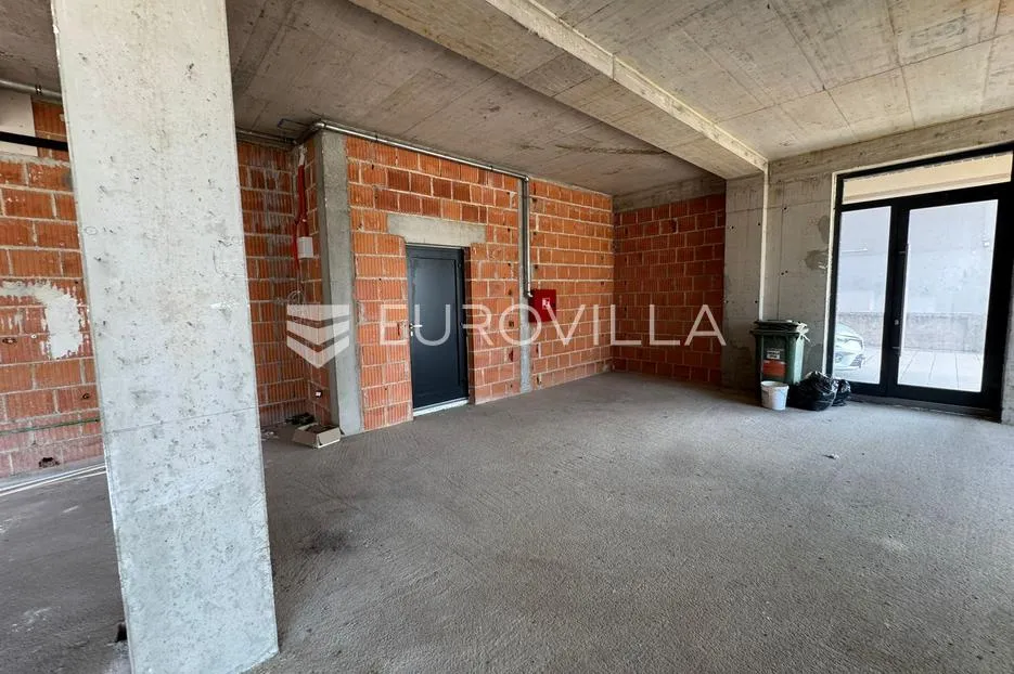 zagreb ilica atraktivan poslovni prostor, ulični lokal 215 m² terasa 95 m² 6 parkirnih mjesta - slika 12