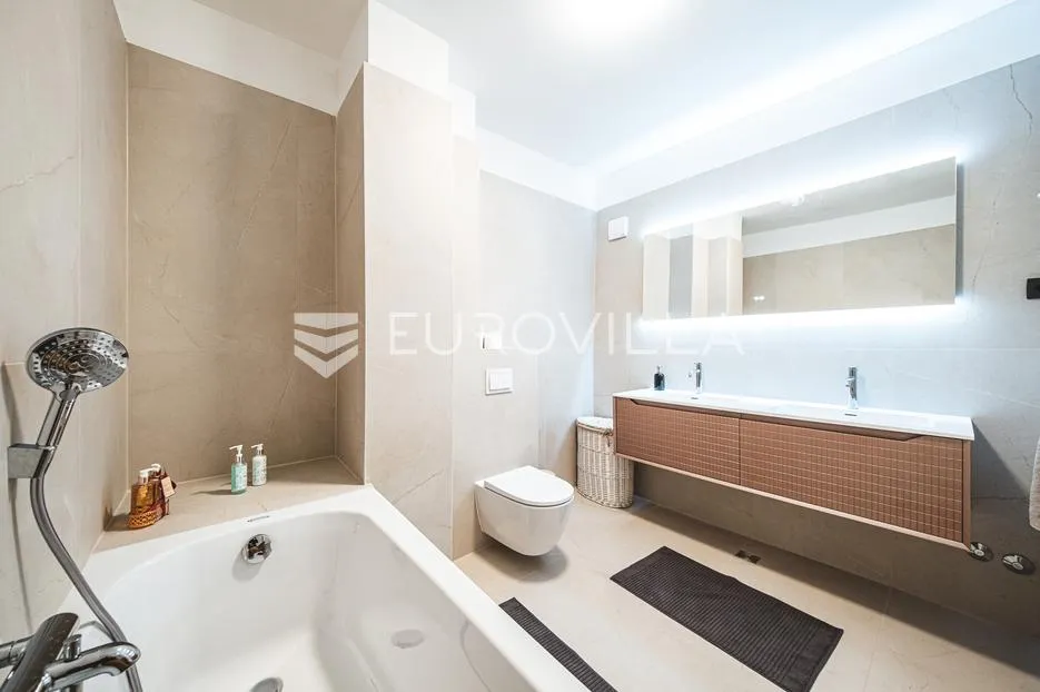 zagreb, laščinska cesta, prekrasno uređen četverosoban stan, prvi najam, 143 m² - slika 12
