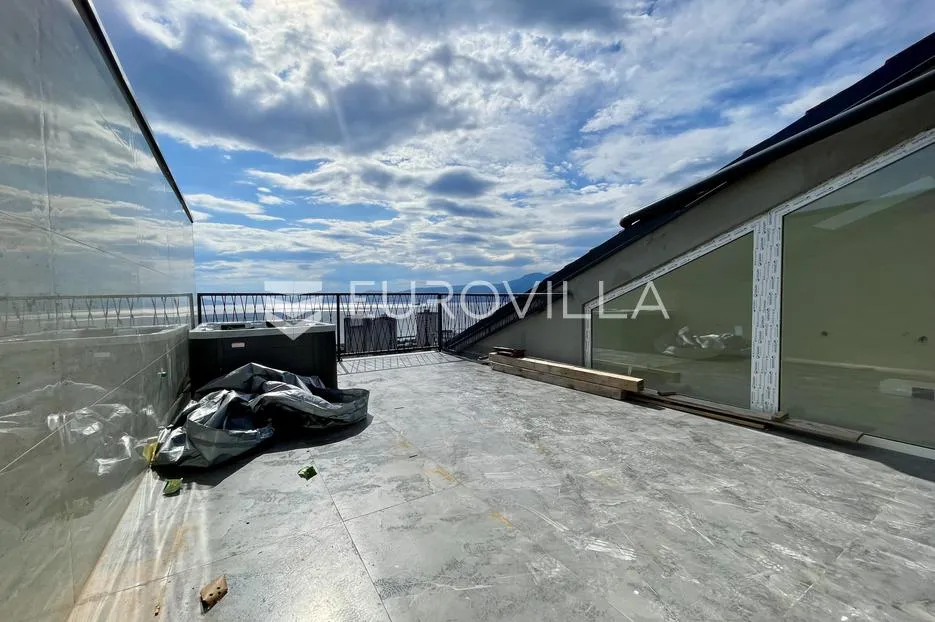 rijeka, banderovo, moderan četverosobni stan 110 m² - slika 16