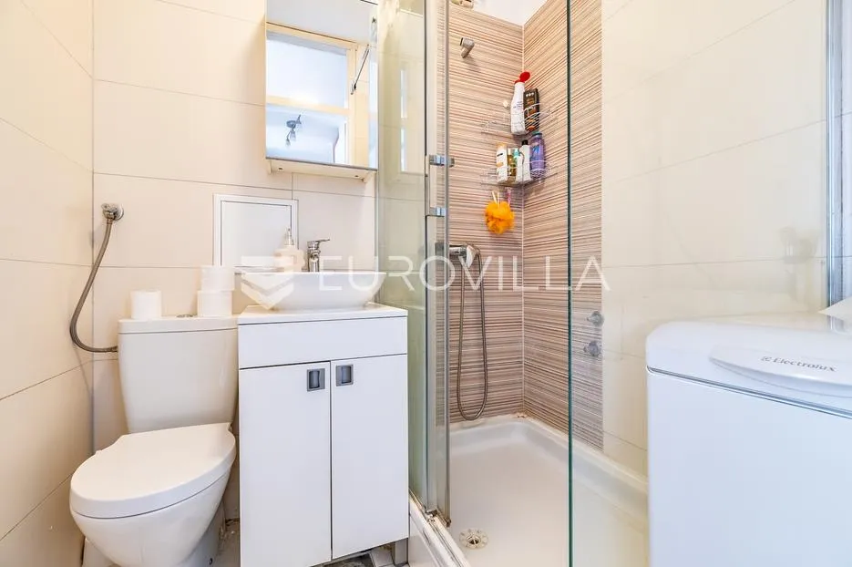 zagreb, heinzelova, prekrasan dvosoban stan 44 m² - slika 5