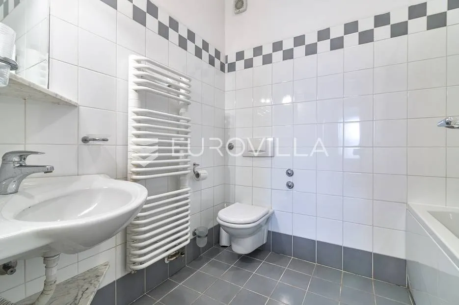 jurkovićeva, šalata, trosoban stan 95 m² s garažom za najam - slika 9