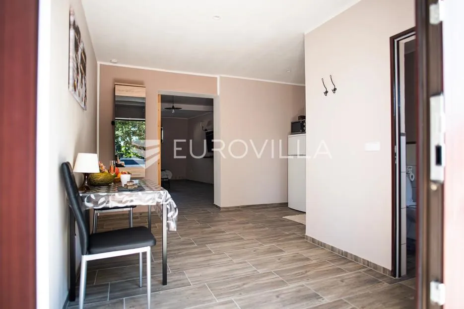 istra, premantura, kuća sa 6 apartmana, bazenom i saunom, pogled more - slika 15