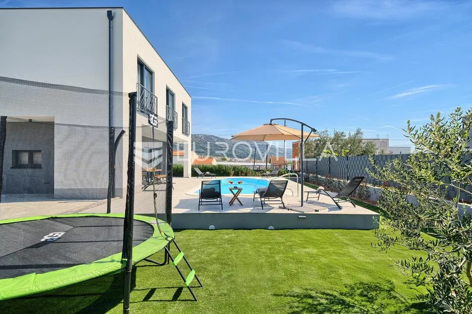 kaštel novi, novoizgrađena vila za dugoročni najam - slika 34