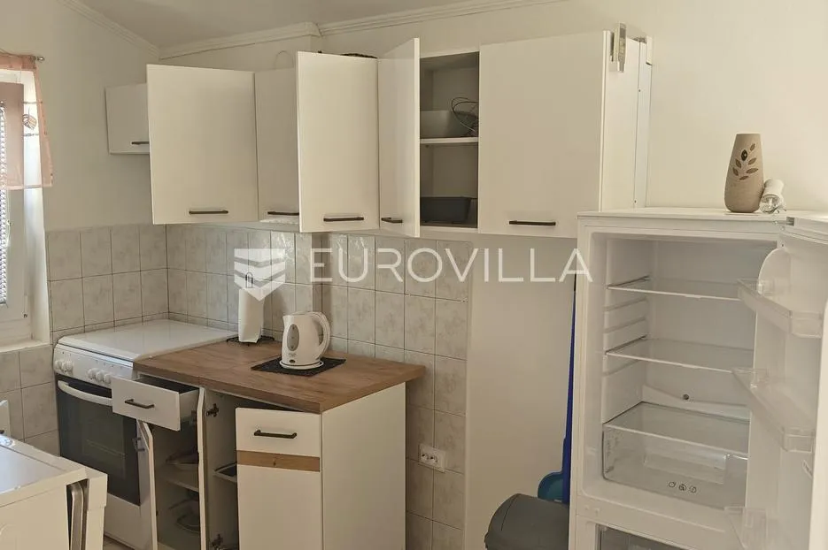 otok rab, kampor, kuća s 4 stana, 100m od mora - slika 11