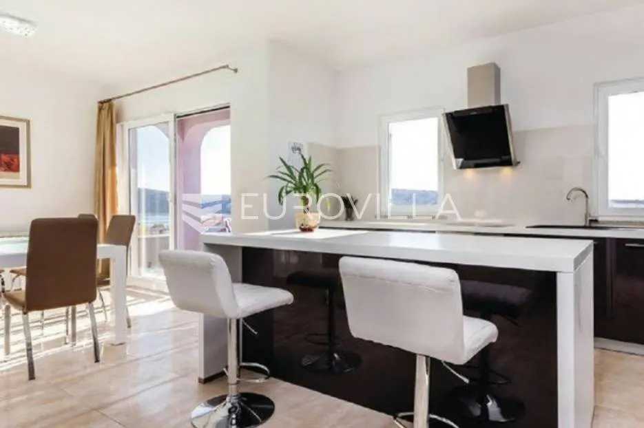otok rab, barbat, trosoban stan na 2. katu veličine 105 m² - slika 5