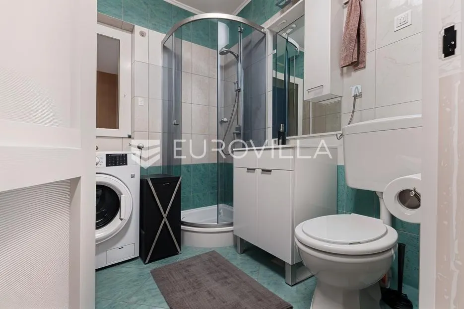 senj, dvosobni stan od 57 m² u strogom centru - slika 16