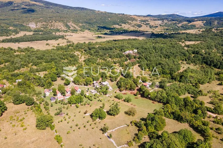 lika, plitvička jezera, ograđeno imanje 40.000 m² s 11 kuća, izuzetna rijetka investicija - slika 66