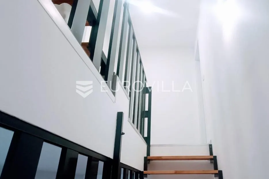 renovirana kamena kuća u okolici pule - slika 14