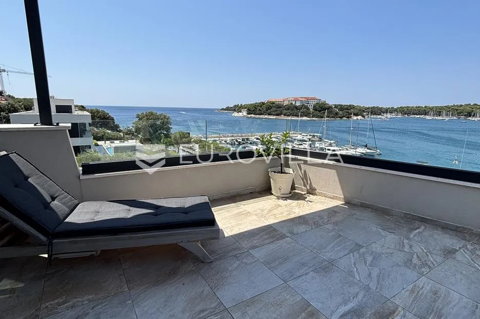 medulin, pješčana uvala, ekskluzivan penthouse prvi red do mora - slika 2
