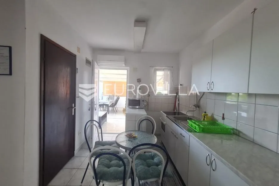 vir, apartmanska kuća s 3 jedinice, velikom okućnicom i potencijalom za bazen blizu centra - slika 28