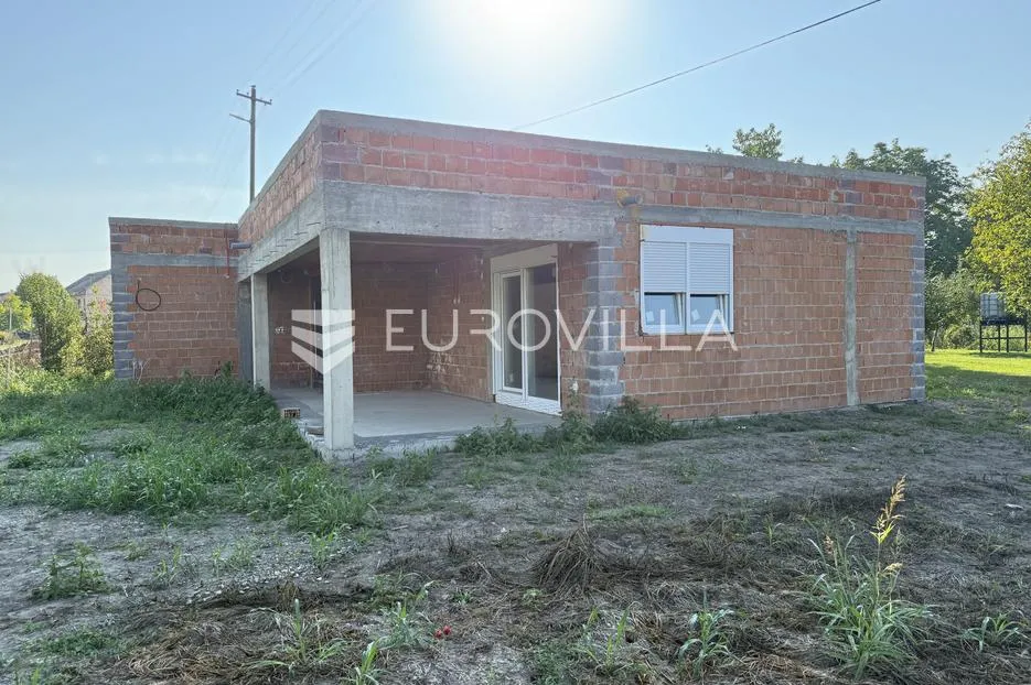 osijek, tenja, na prodaju kuća prizemnica (roh-bau), 130 m2 na parceli od 342 m2 - slika 2