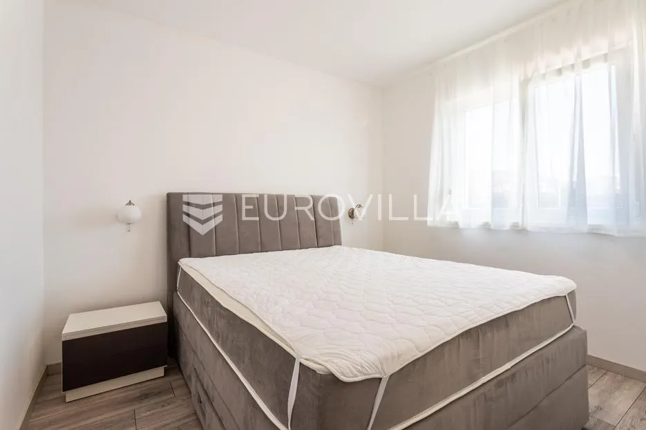 trogir, moderan dvosoban stan na odličnoj lokaciji - slika 6
