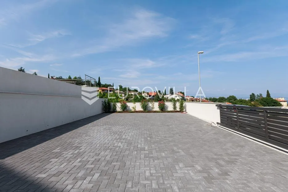 lovran, centar, ekskluzivna vila s bazenom i panoramskim pogledom na more - slika 45