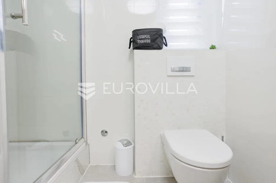 podstrana, strožanac, prekrasan dvoetažan penthouse - slika 15