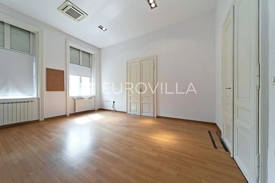 osijek, centar grada, iznajmljuje se poslovni prostor u secescijskoj zgradi, 107 m² - slika 2