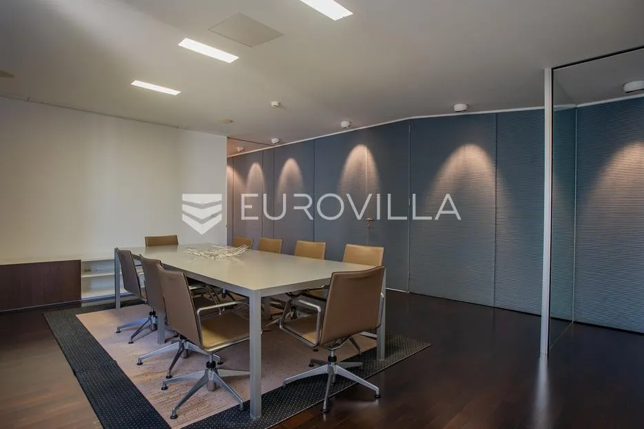 istra, rovinj, prostran poslovni 171 m2 prostor u centru grada - slika 13