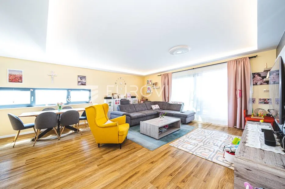 Dugo Selo, moderan četverosoban penthouse 140,02 m², otvoreni pogled - Dugo Selo - Centar