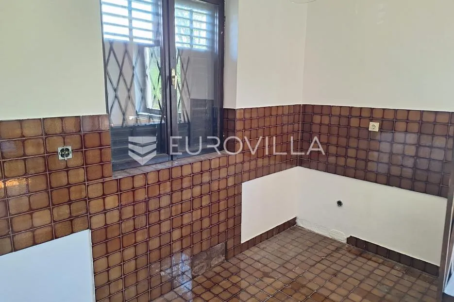 karlovac, velika jelsa, kuća, 175 m2, mirna lokacija - slika 3