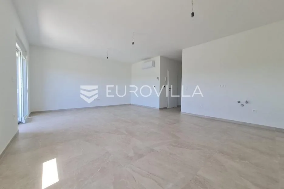 vir, komforan trosoban apartman u centru otoka s pogledom na more i krovnom terasom - slika 16