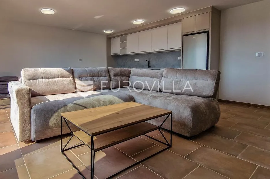 Novigrad, stan 500 m od mora, parking, S7