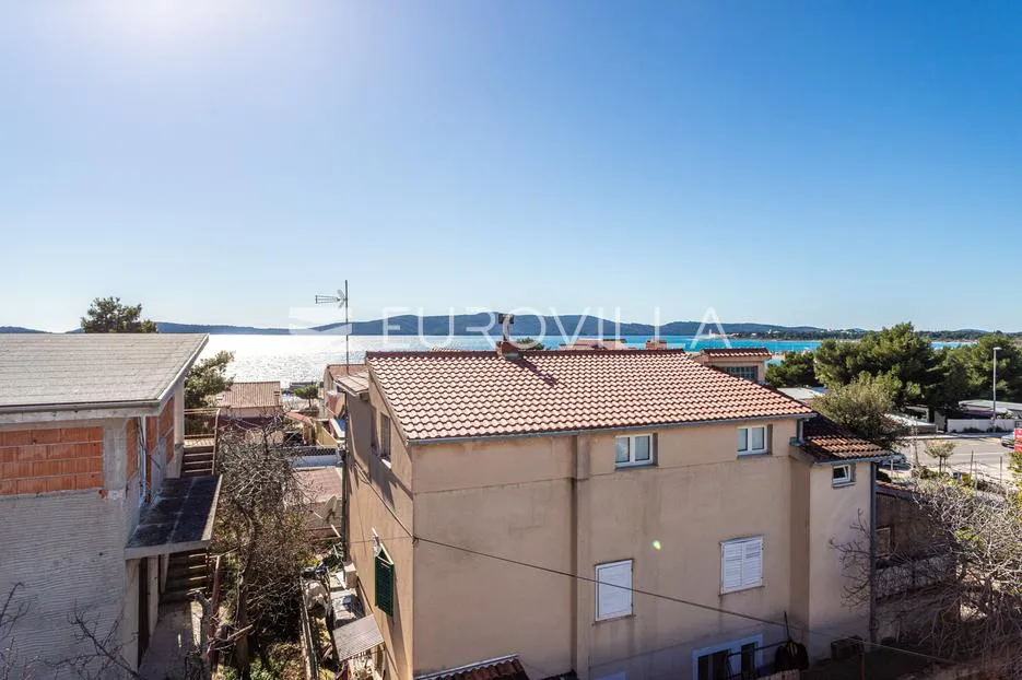 šibenik, brodarica, kuća sa velikim dvorištem 247,2 m² - slika 16