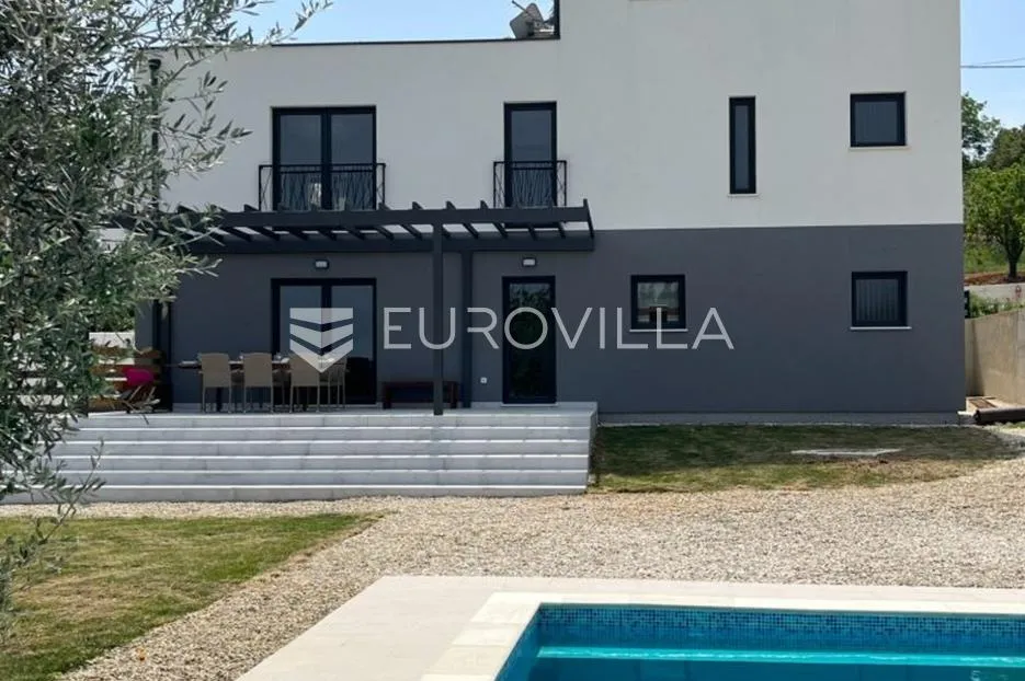 istra, pula, moderna samostojeća vila s pogledom u zelenilo, mirna oaza - slika 11