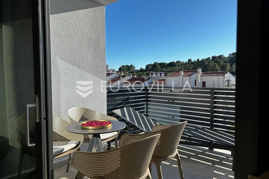 hvar, apartmanska vila sa pet uređenih apartmana - slika 64