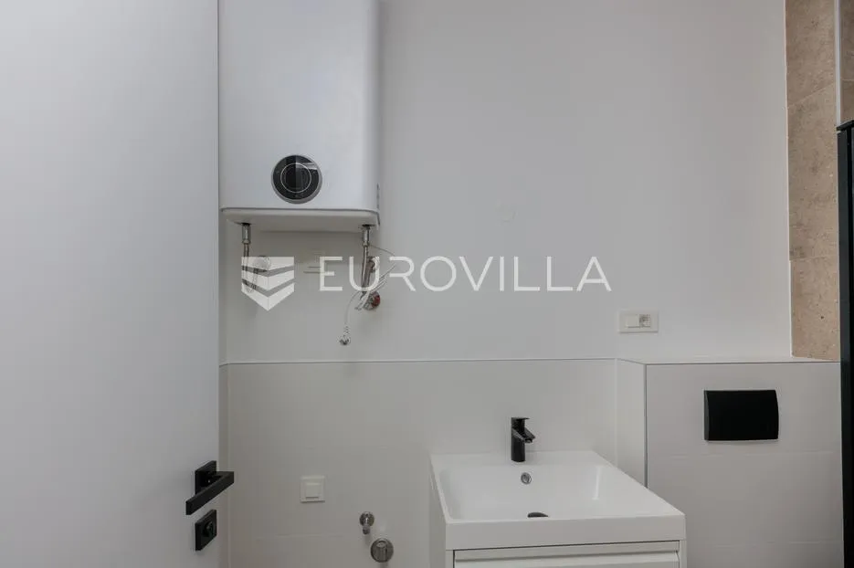omišalj, otok krk, trosoban stan s okućnicom, 150m od mora - slika 12