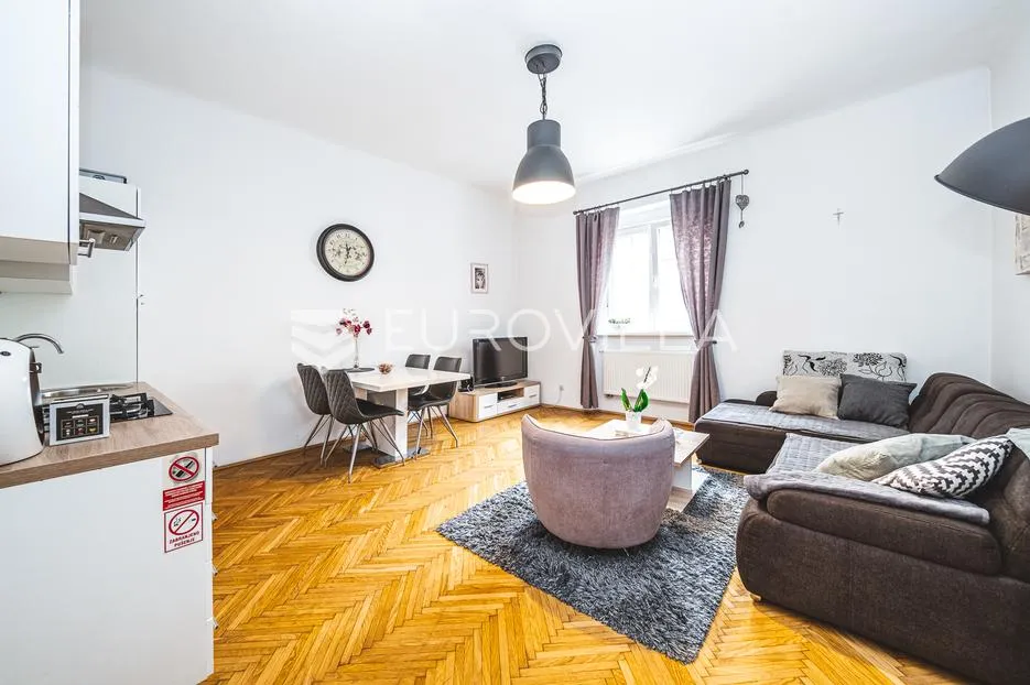 zagreb, petrova, prekrasan dvosoban stan 50 m² - slika 2