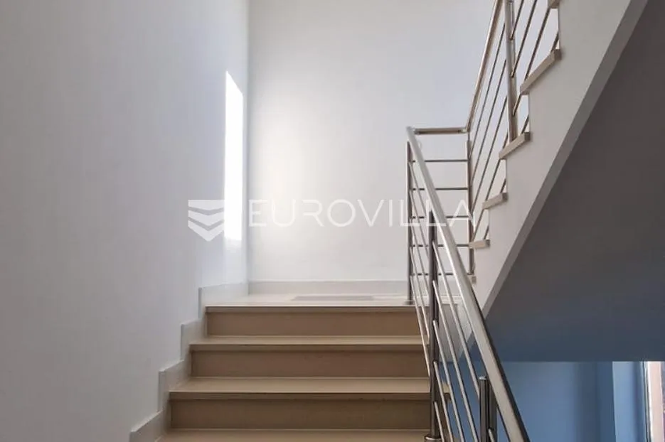 pag, novalja, tri apartmana u stambenoj zgradi - slika 8