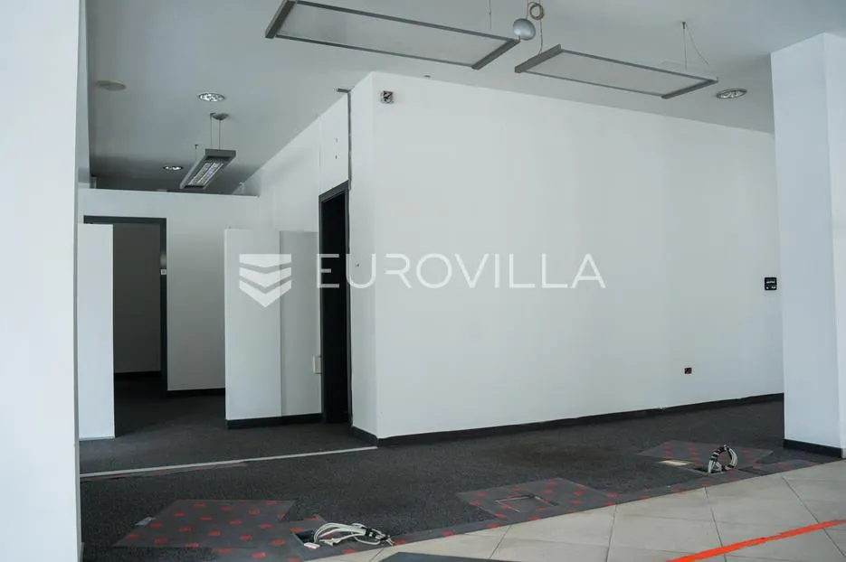 vinkovci, centar, atraktivan poslovni prostor 168 m² na frekventnoj kutnoj lokaciji - slika 10