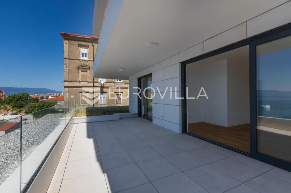 rijeka, pećine, novogradnja, luksuzan četverosoban stan 120,86 m² prvi red do mora - slika 9