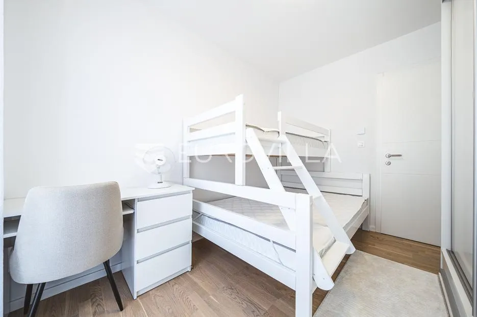 blato, novouređen trosoban penthouse nkp 68 m2 - slika 13