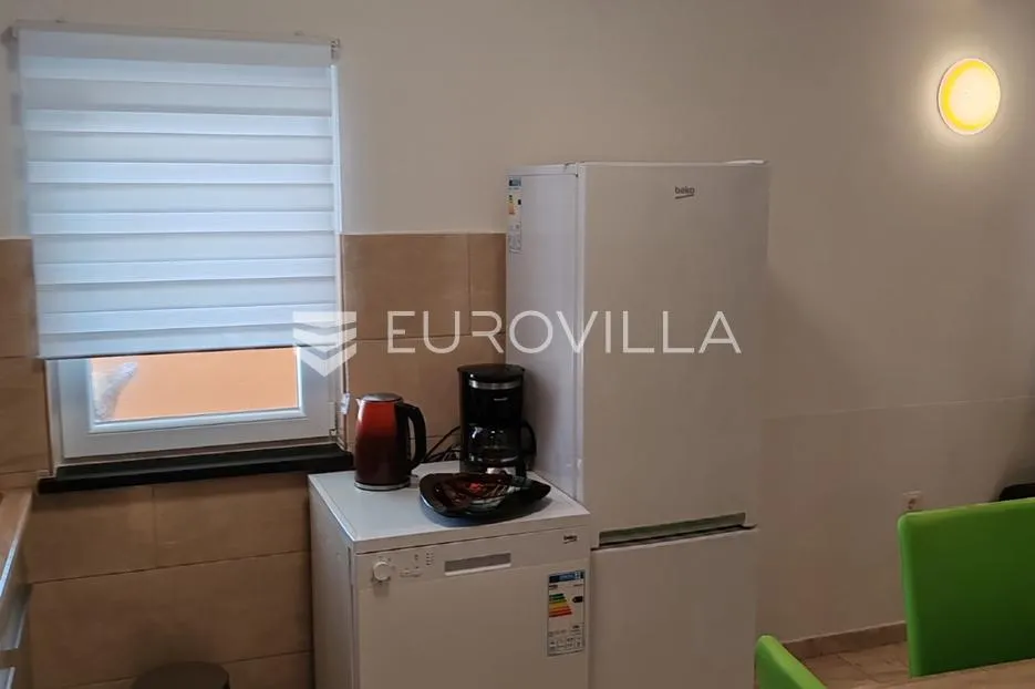 istra, tinjan, samostojeća kuća s bazenom i okućnicom 350m2 - slika 39