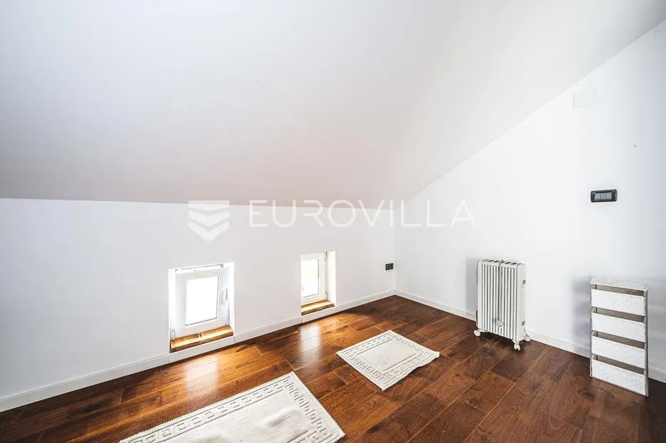 zagreb, trešnjevka, prekrasan trosoban stan 120 m² - slika 11
