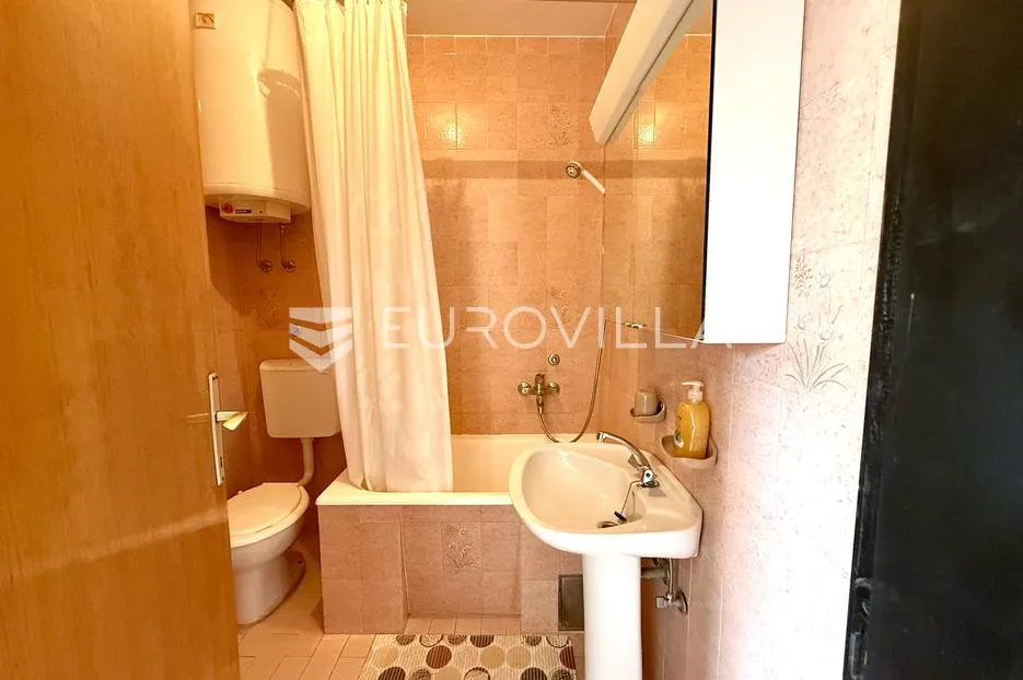 medulin, kuća sa tri apartmana i pogledom na more - slika 26