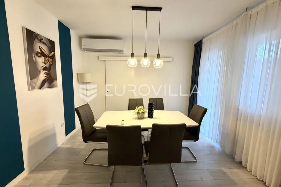 đakovo, centar, novouređena kuća 250 m² - slika 10