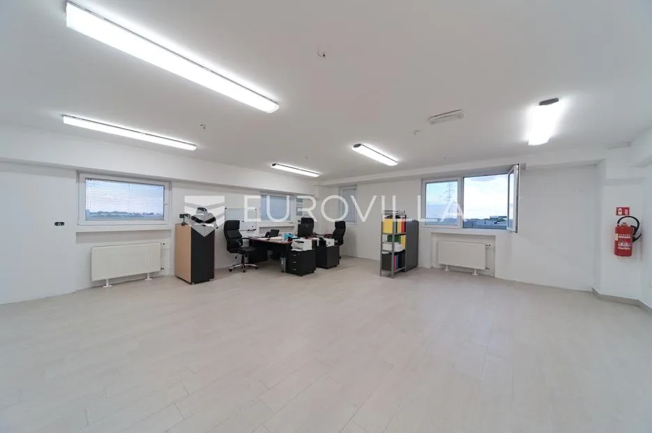 Osijek, Antunovac, novija poslova zgrada u industrijskoj zoni 1256 m²