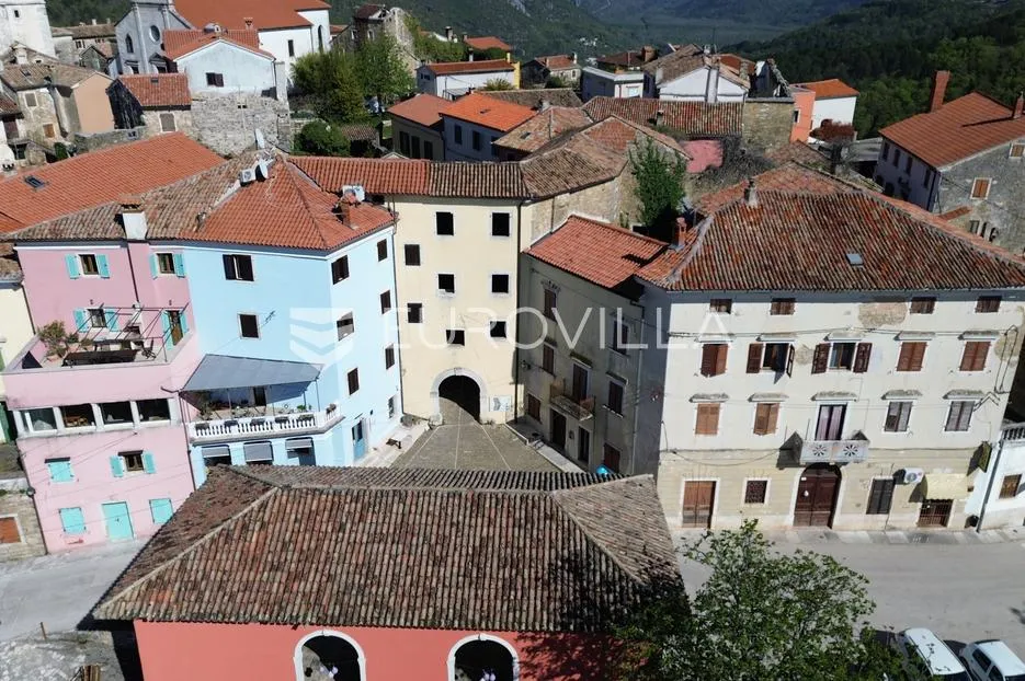 istra, oprtalj, troetažni stan kuća u nizu, jedinstvena nekretnina u strogom centru - slika 6
